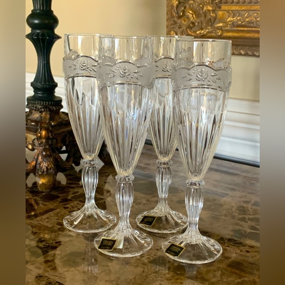 Oneida Other - SALE!! Oneida Champagne Flutes
